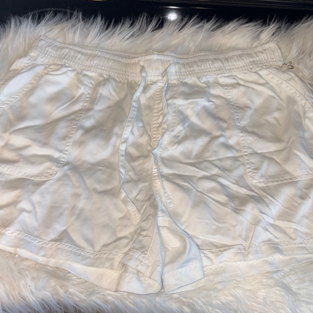 C&C California Women's White Casual Shorts nwt